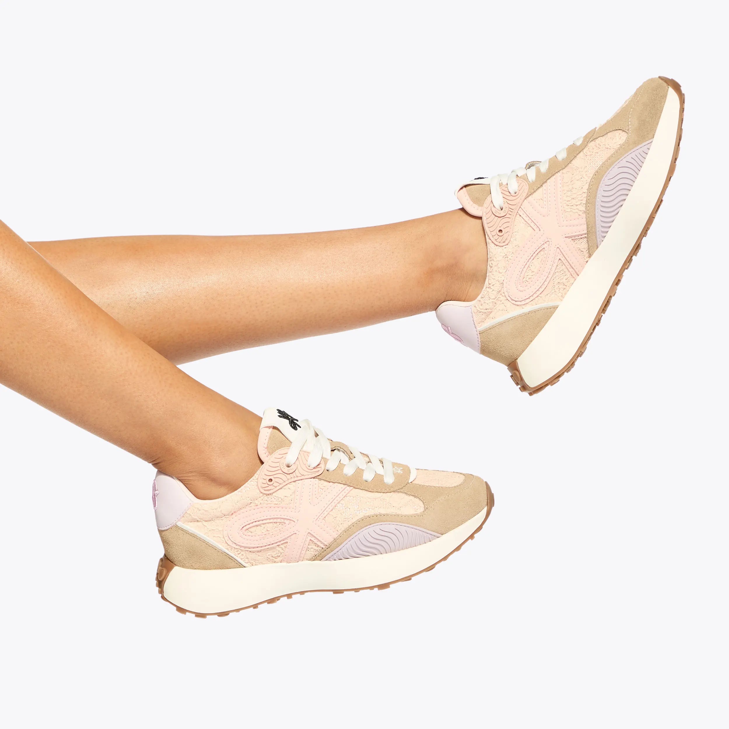LETTIE SNEAKER